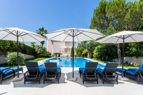 Große Ferienwohnung mit Pool, Garten und Terrasse